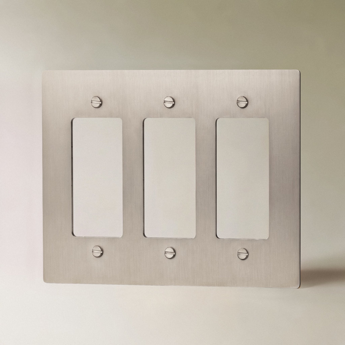 Edelstahl Messing Abdeckplatte Individuell Anpassbar Schraubenlos Detail