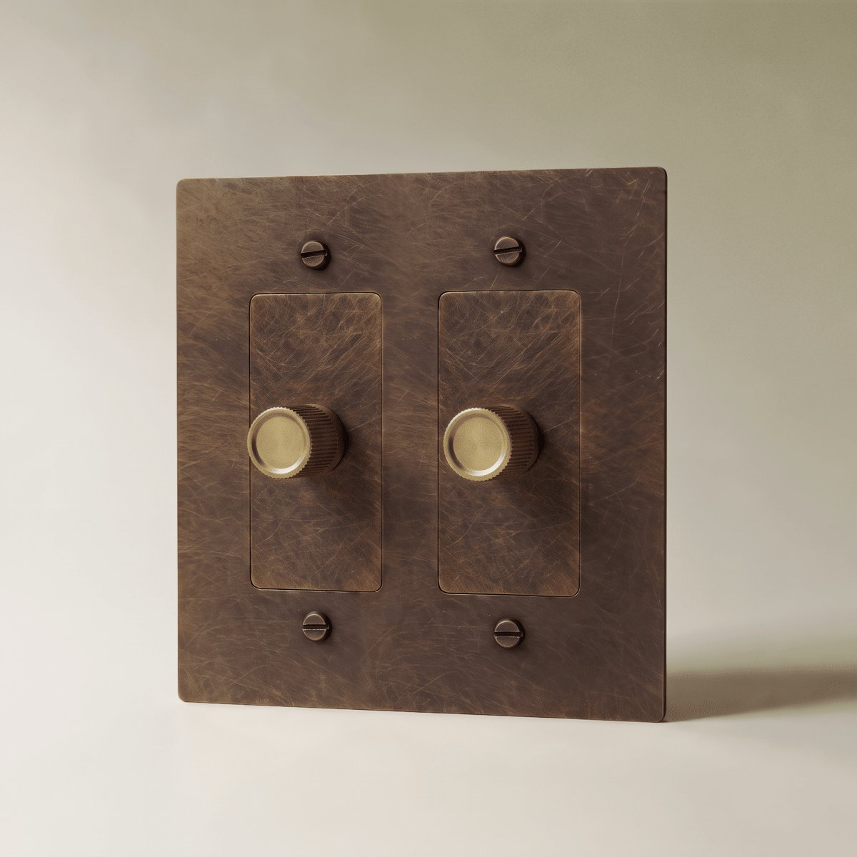 Massiver Messing 3-Wege-Drehdimmer 1-fach bis 5-fach Lifestyle
