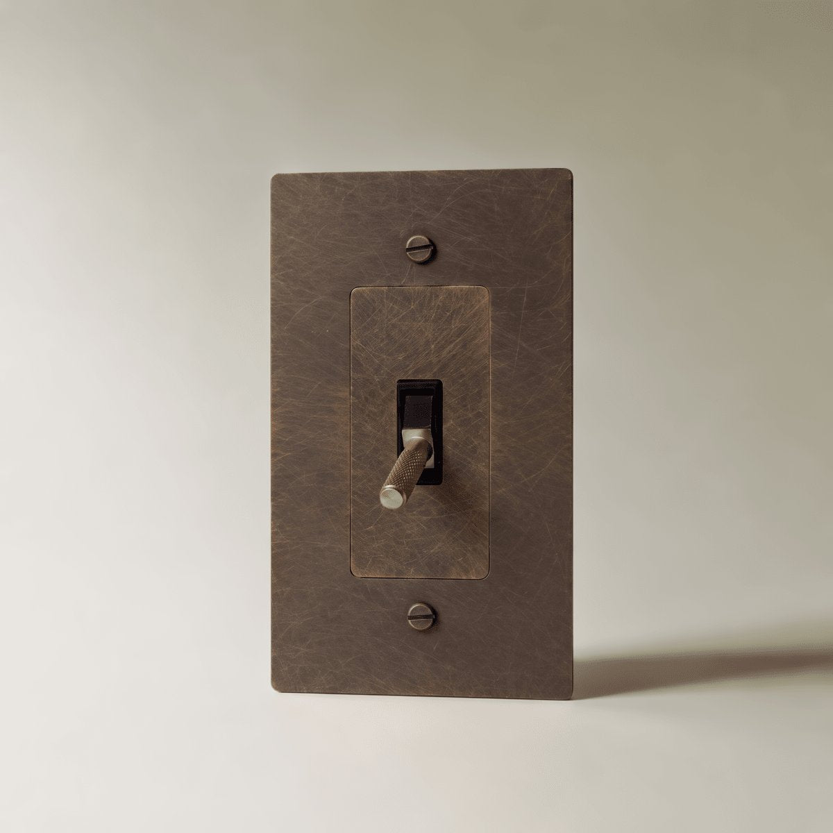 Massiver Messing Kippschalter 1-fach bis 5-fach Close Up