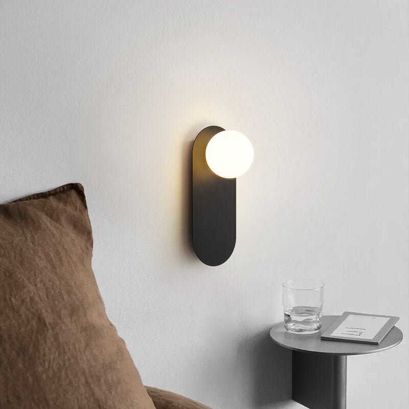 Minimalistische Glas Wandleuchte mit Ring Detail