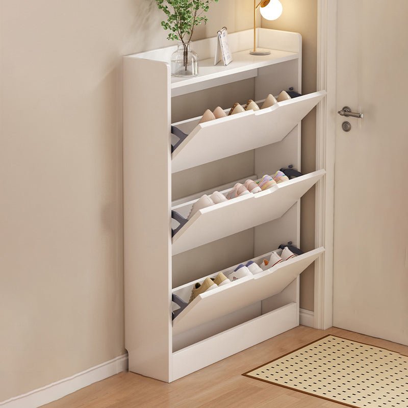 Minimalistischer Holz Schuhschrank Schmal mit Kipptür Detail
