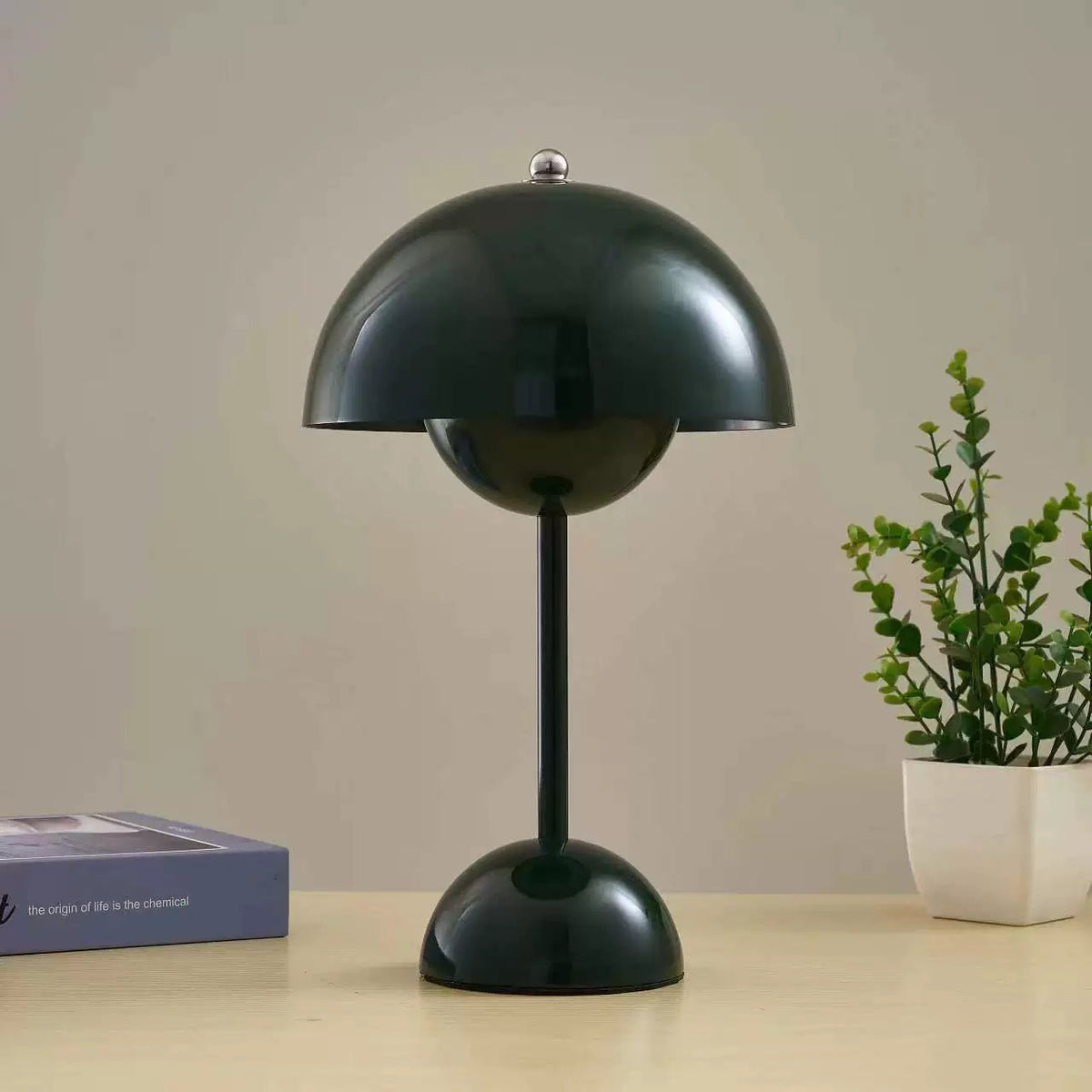 Moderne Akku Tischleuchte Kugelförmig Minimalistisch Angle