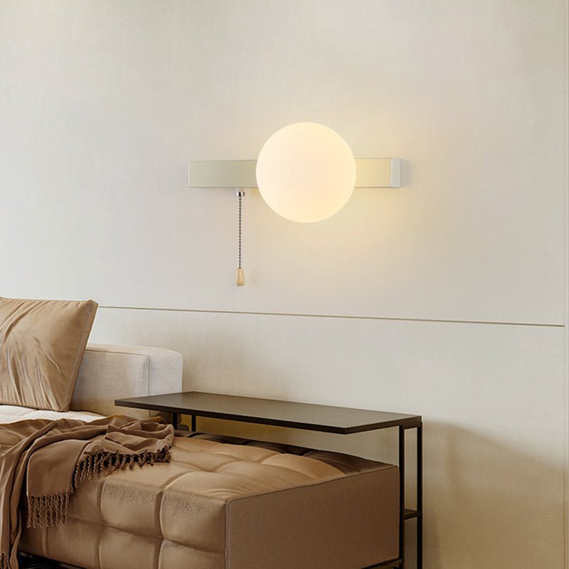 Moderne Glas Wandleuchte mit Kugel aus Eisen View 11