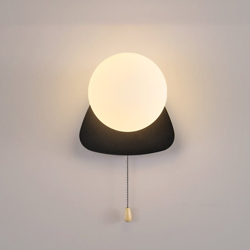 Moderne Glas Wandleuchte mit Kugel aus Eisen View 33