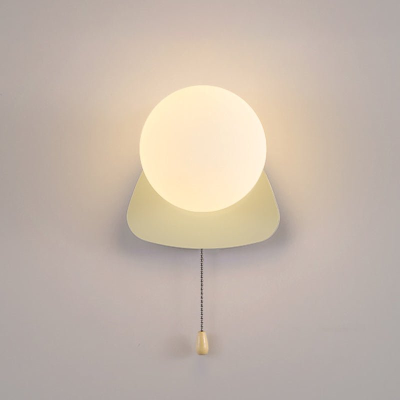 Moderne Glas Wandleuchte mit Kugel aus Eisen View 35