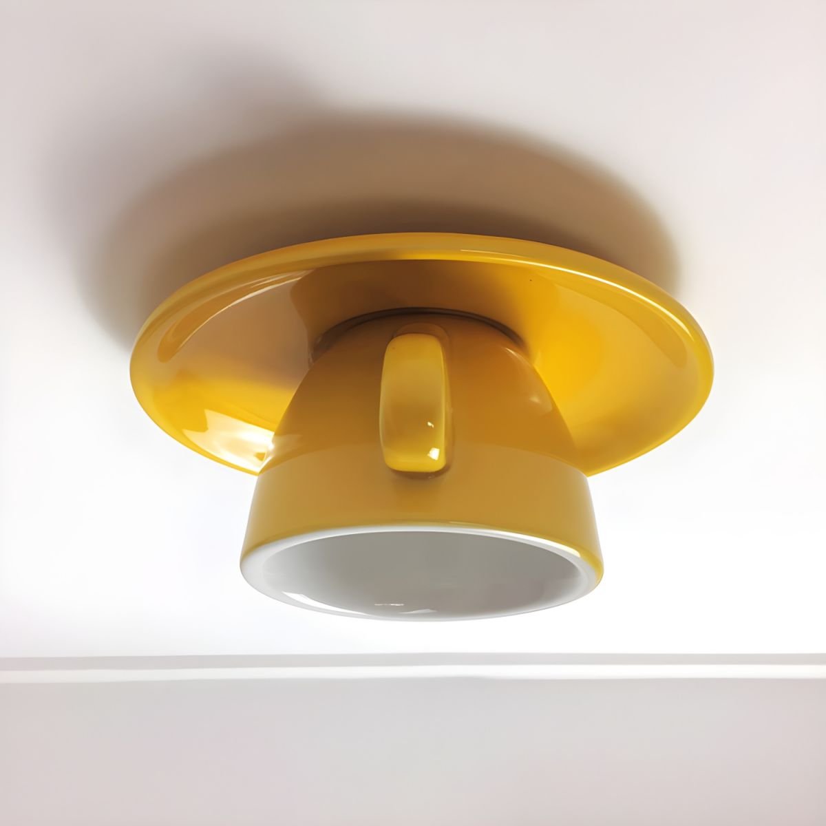 Moderne Keramik Deckenleuchte mit Teetassen Form Side