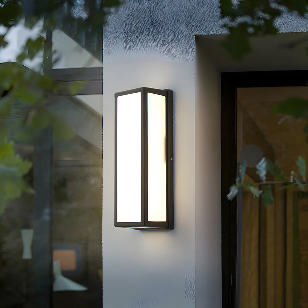 Moderne LED-Außenwandleuchte in Schwarz