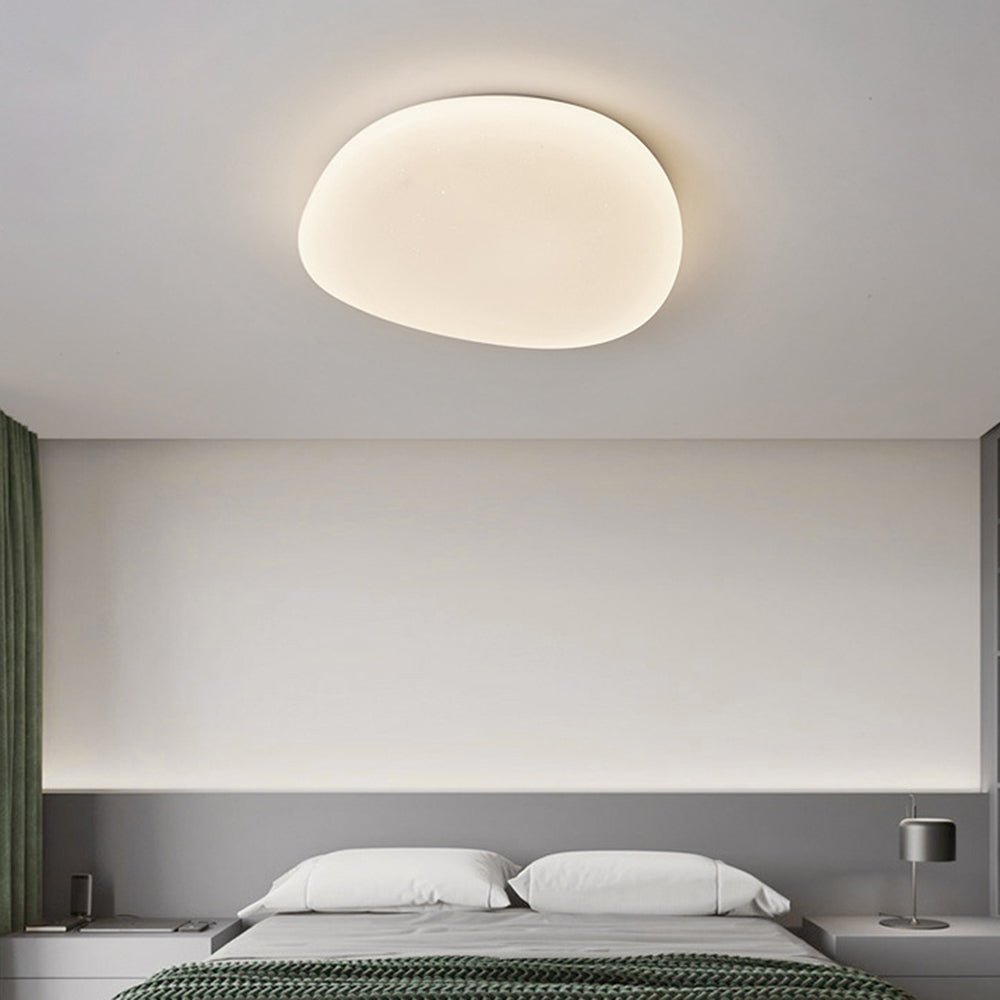 Moderne LED Deckenleuchte in Kieselform Close Up