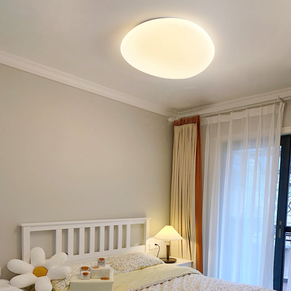 Moderne LED Deckenleuchte in Kieselform Detail