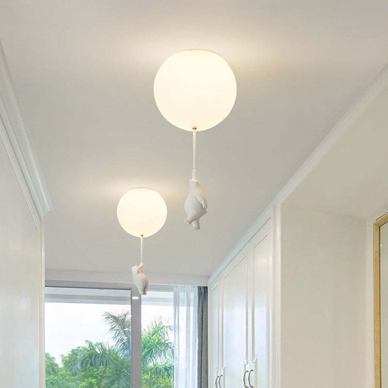 Moderne LED Deckenleuchte mit Bär Figur Rund Close Up