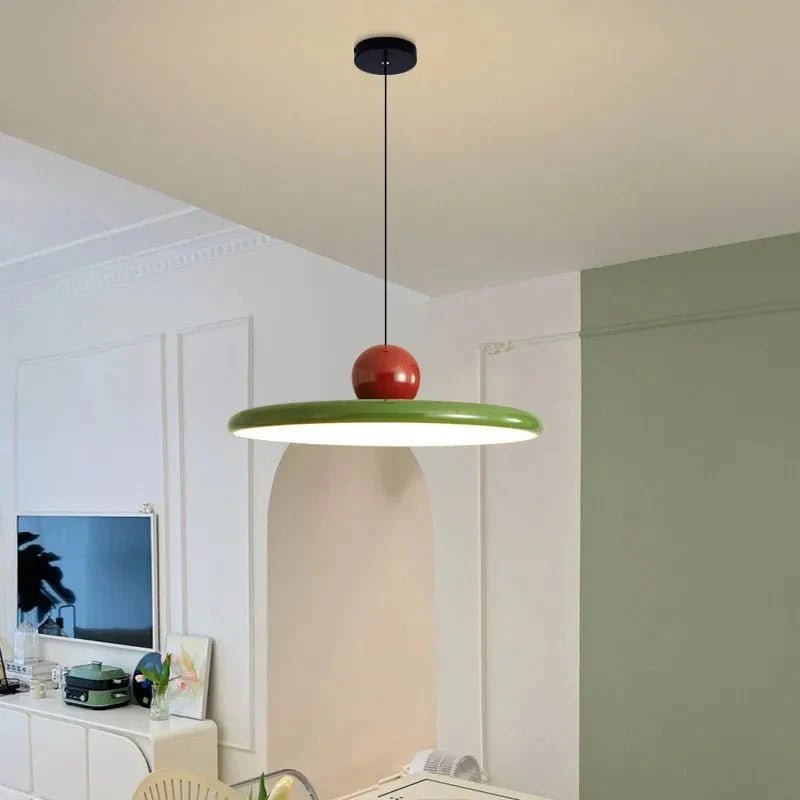Moderne LED Pendelleuchte im Bauhaus Design Scheibenförmig Lifestyle
