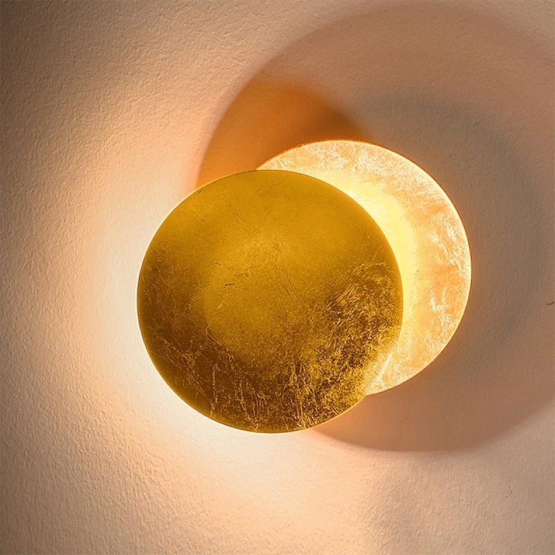 Moderne LED Wandleuchte in Mond Form Metall Lifestyle