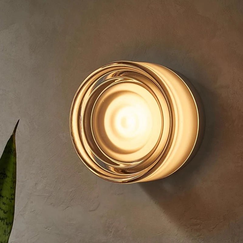 Moderne LED Wandleuchte mit konzentrischen Ringen Detail