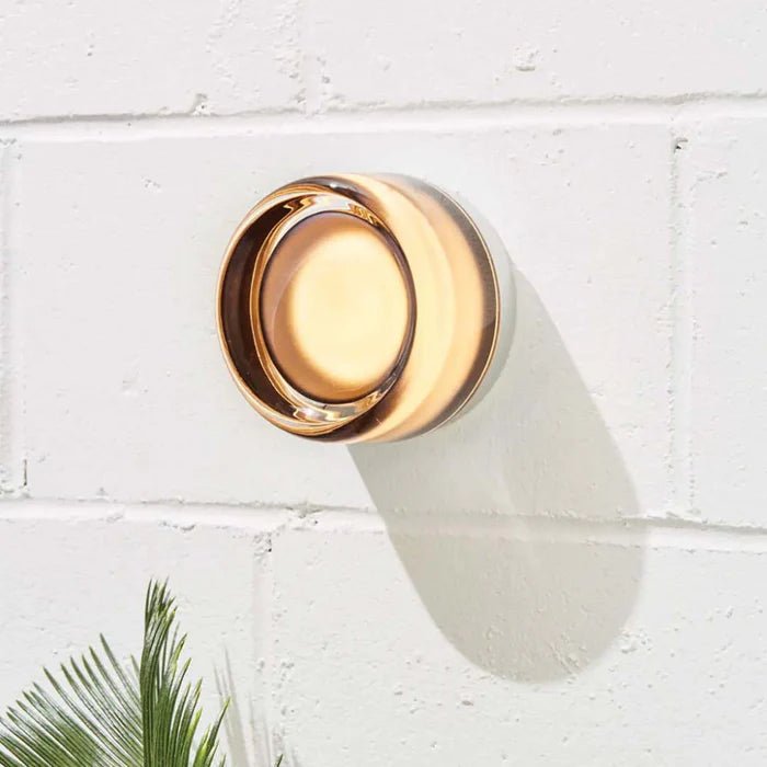 Moderne LED Wandleuchte mit konzentrischen Ringen Hero