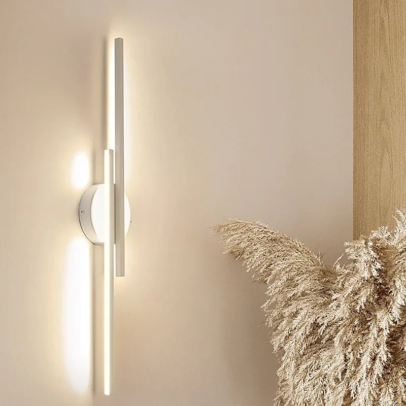 Moderne LED Wandleuchte Schwarz Weiß Linear Front