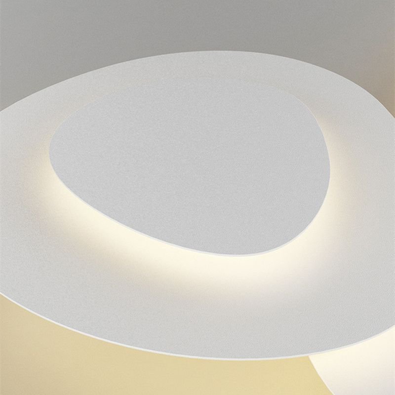 Moderne Metall Deckenleuchte Weiß mit Ringdesign Angle