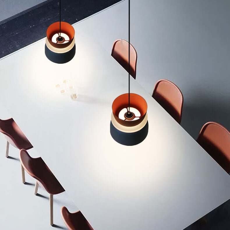 Moderne Metall LED Pendelleuchte im Macaron Stil Angle