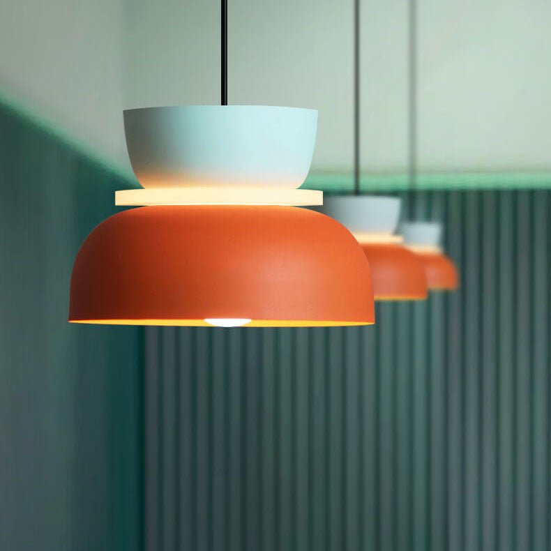 Moderne Metall LED Pendelleuchte im Macaron Stil Side