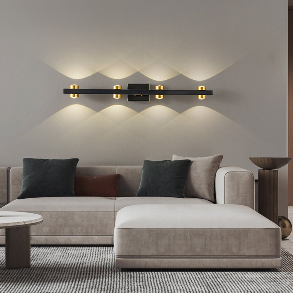 Moderne Metall LED Spiegel-Wandleuchte mit Schwenkspots Detail