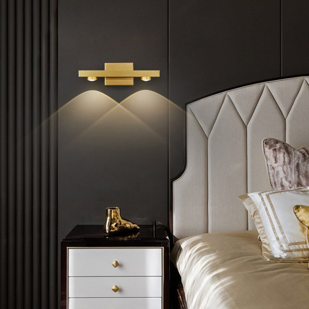 Moderne Metall LED Spiegel-Wandleuchte mit Schwenkspots Lifestyle