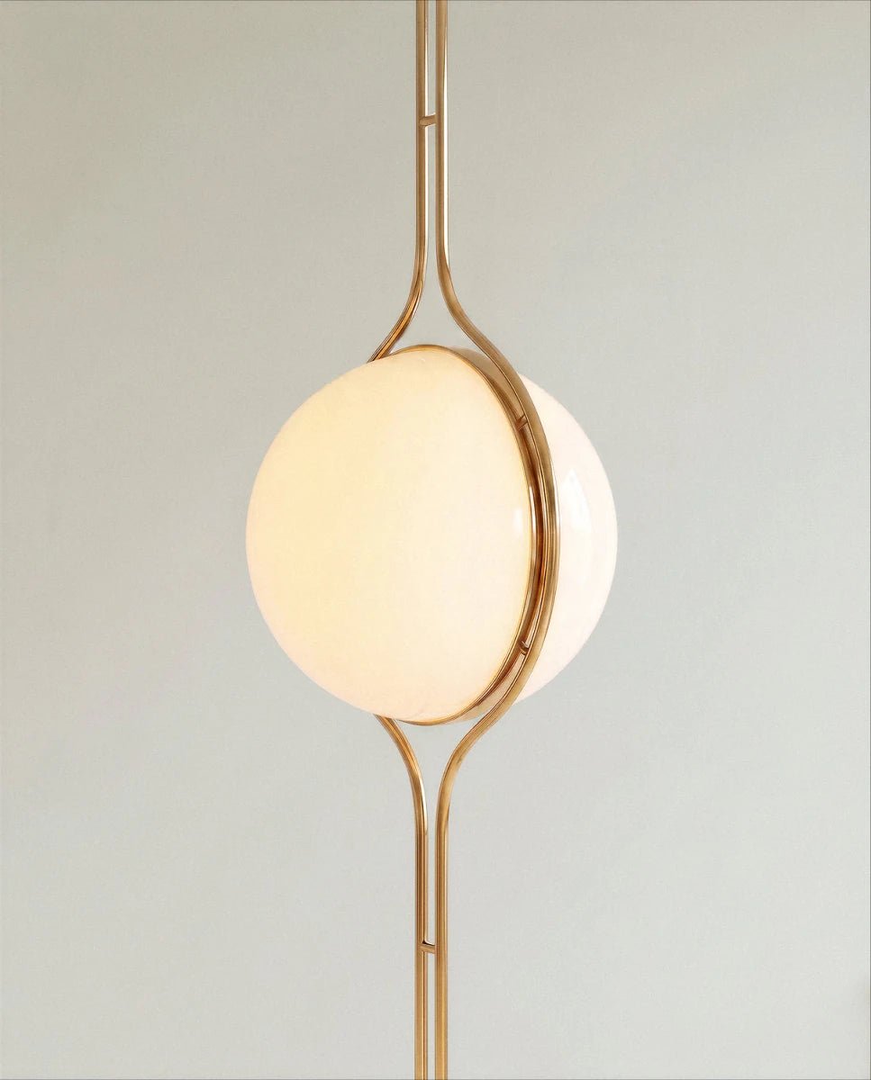 Moderne Metall Stehlampe Boden-Decke mit Kugelschirm Close Up