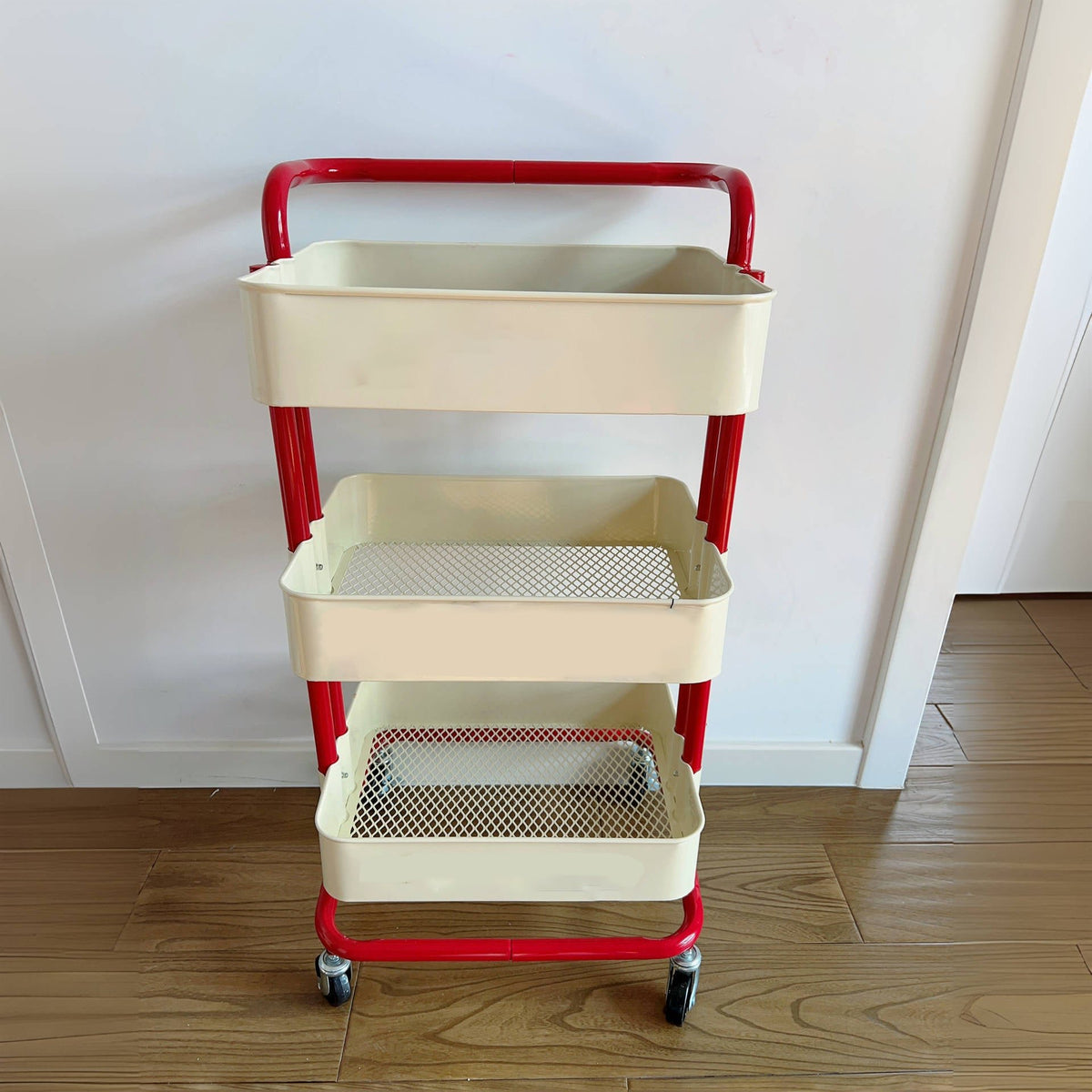 Nordischer Stahl Beistelltisch mit Rollen Dreilagig View 20