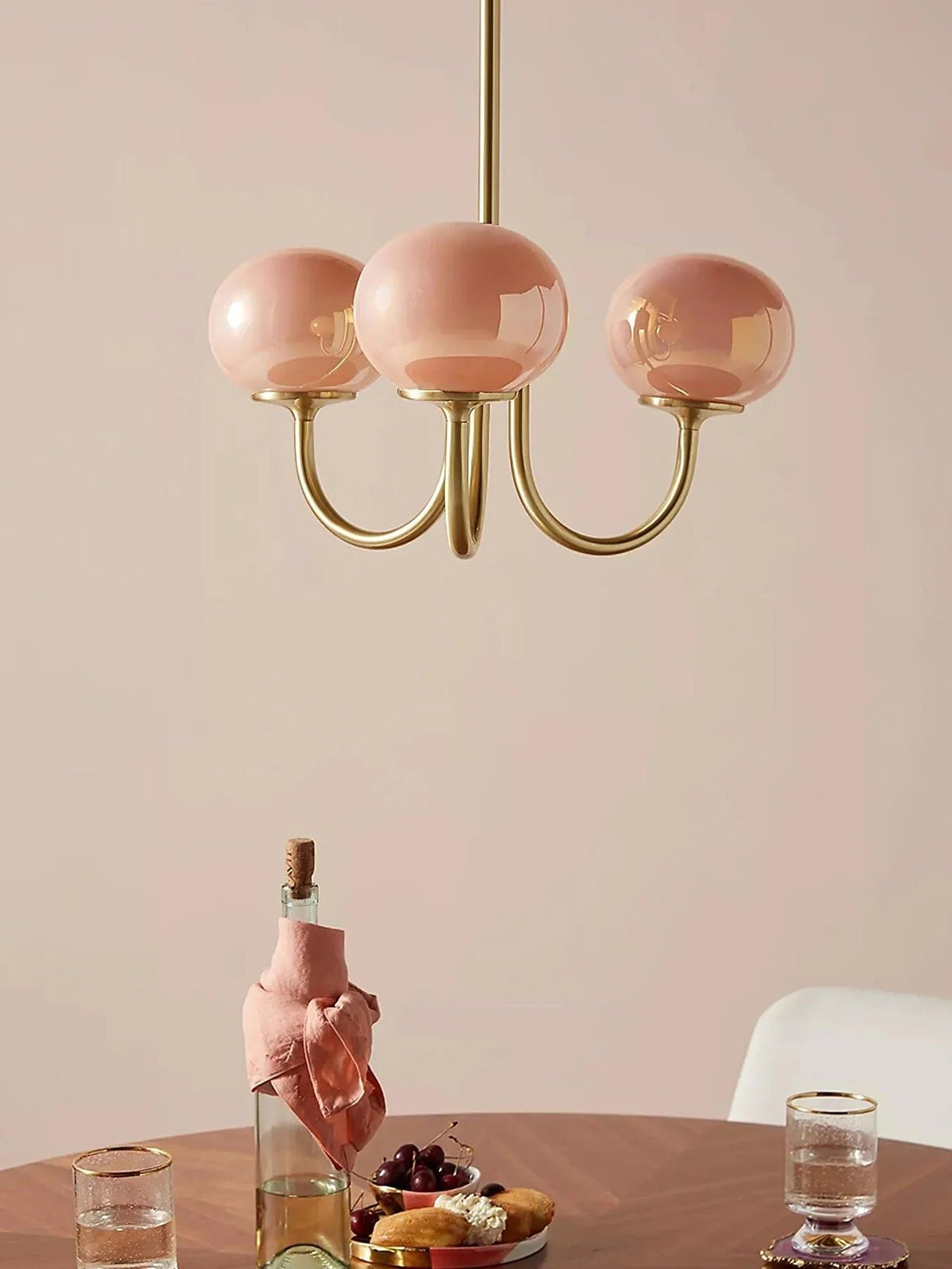 Retro Pendelleuchte mit kugelförmigen Glaskugeln Glamour Lifestyle