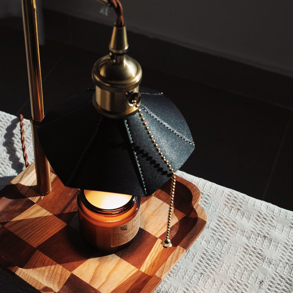 Retro Tischlampe aus Holz mit Aromafunktion