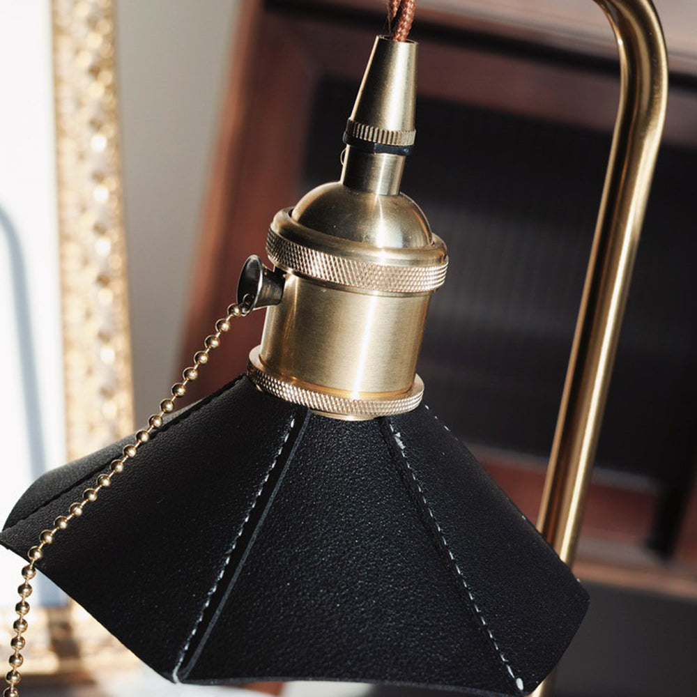 Retro Tischlampe aus Holz mit Aromafunktion