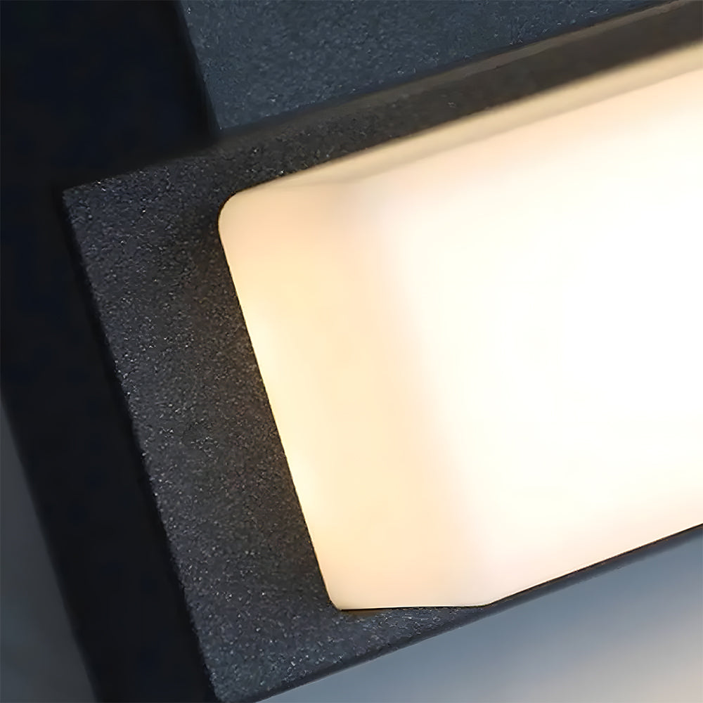 Solar-Außenwandleuchte in Schwarz