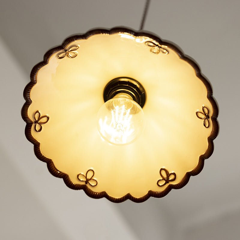 Traditionelle Keramik Pendelleuchte Konisch im Landhausstil Angle
